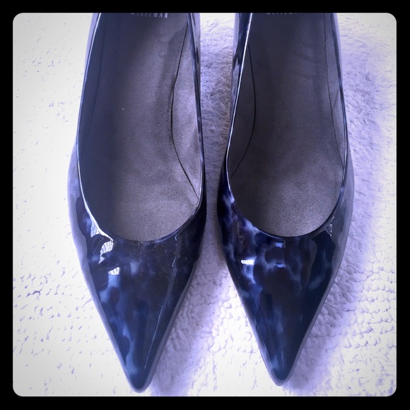 Stuart Weitzman Shoes - Navy Stuart Weitzman pumps in pristine condition
